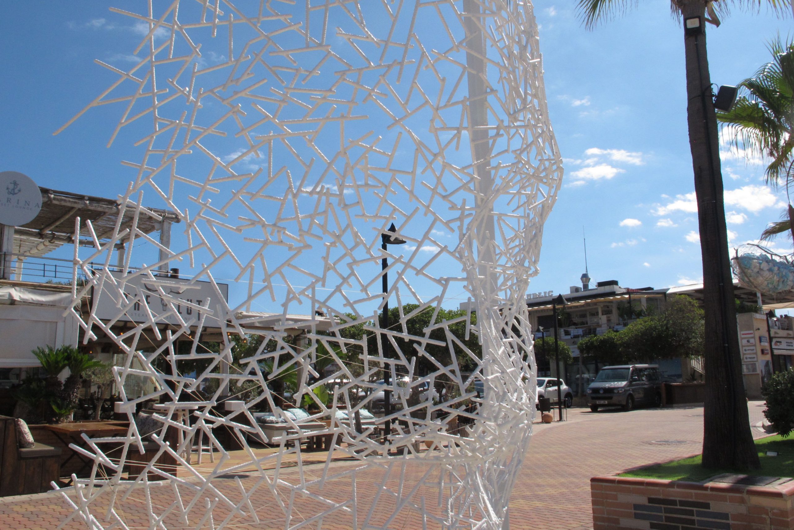 «Levedad», la mejor escultura frente al mar de Dénia tras una votación popular de más de 1.000 personas