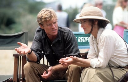 Robert Redford y Meryl Streep durante el rodaje de Memorias de África, en 1985. 