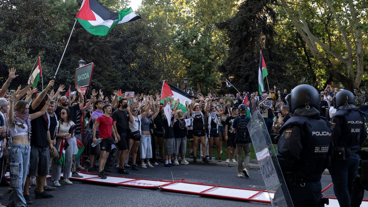 Antiviolencia propone sanciones de hasta 4.000 euros para 17 activistas por los incidentes en La Vuelta | Más deportes
