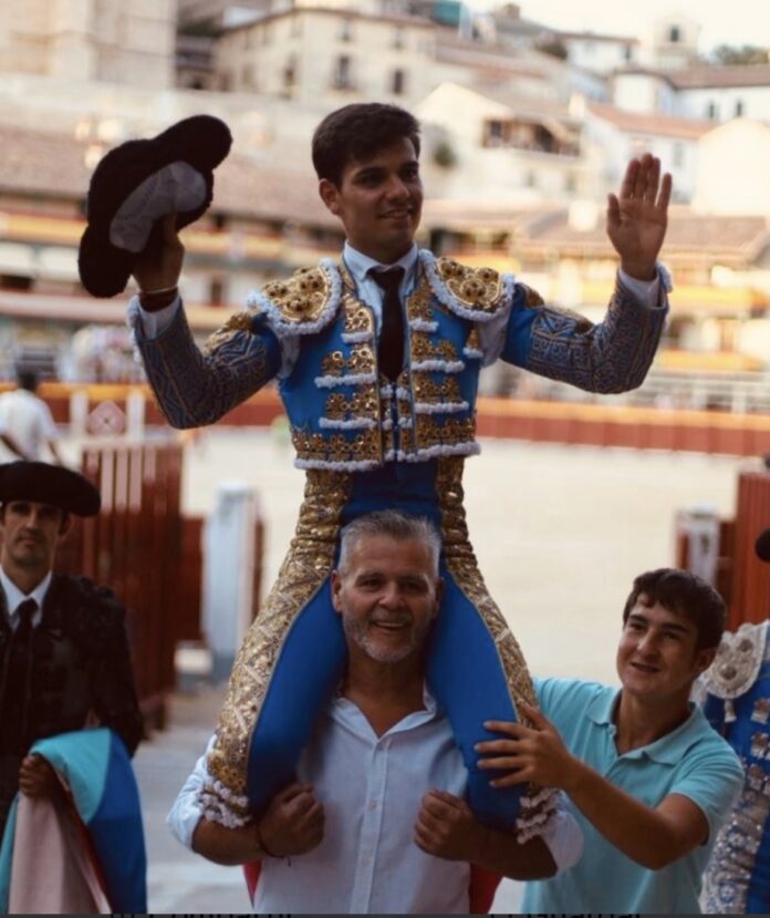Iker Fernández “El Mene” se alza con el premio “Naranja de Oro” en Algemesí