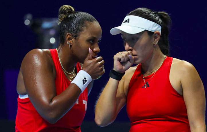 Taylor Townsend y Jessica Pegula, el doble en la BJKC 2025. Fuente: Getty