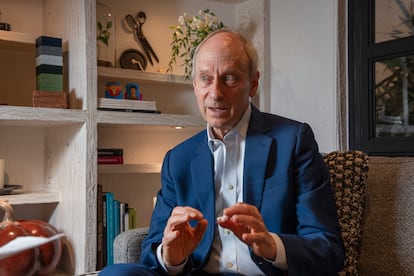 Michael J. Sandel durante entrevista. 