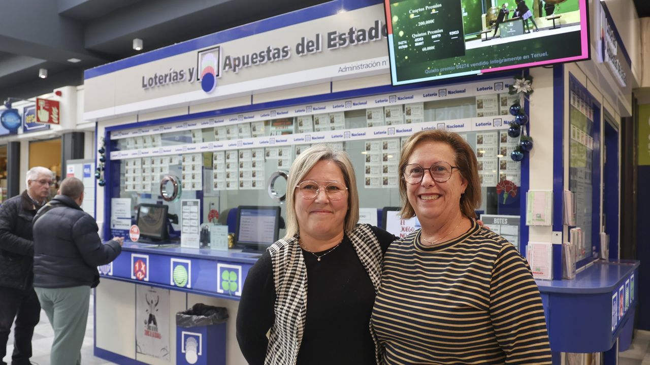 Euforia en Alcampo Ferrol, donde la administración de loterías reparte 600.000 euros: «Hacen mucha falta» - La Voz de Galicia