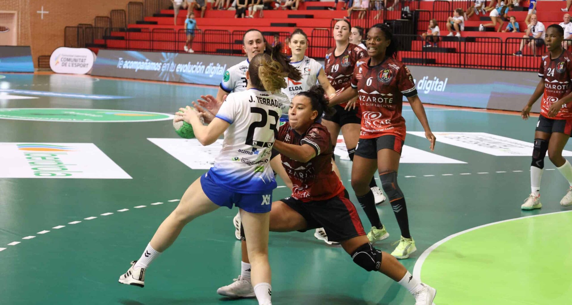 Apretado triunfo de Elda Prestigio ante Lanzarote Zonzamas (24-23)