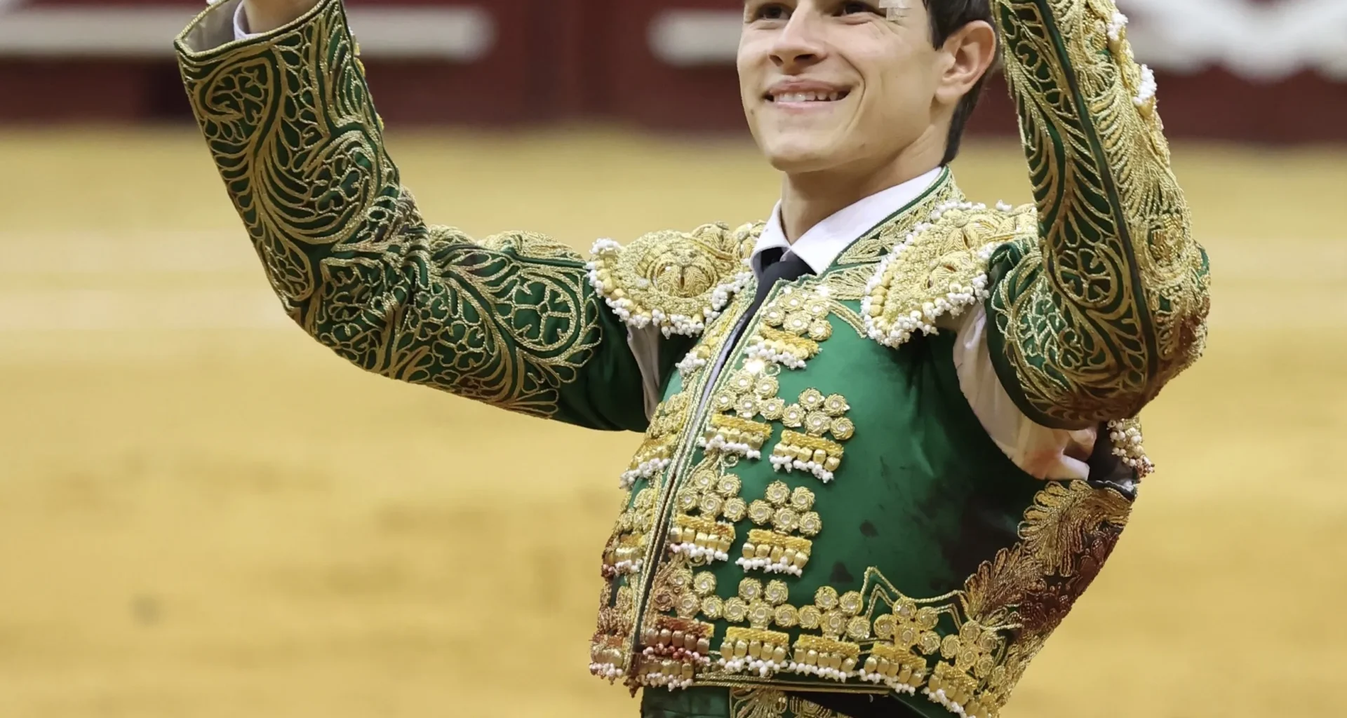 Diego Urdiales y Aarón Palacio, a hombros en la tercera de San Mateo