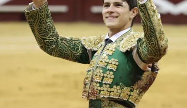 Diego Urdiales y Aarón Palacio, a hombros en la tercera de San Mateo