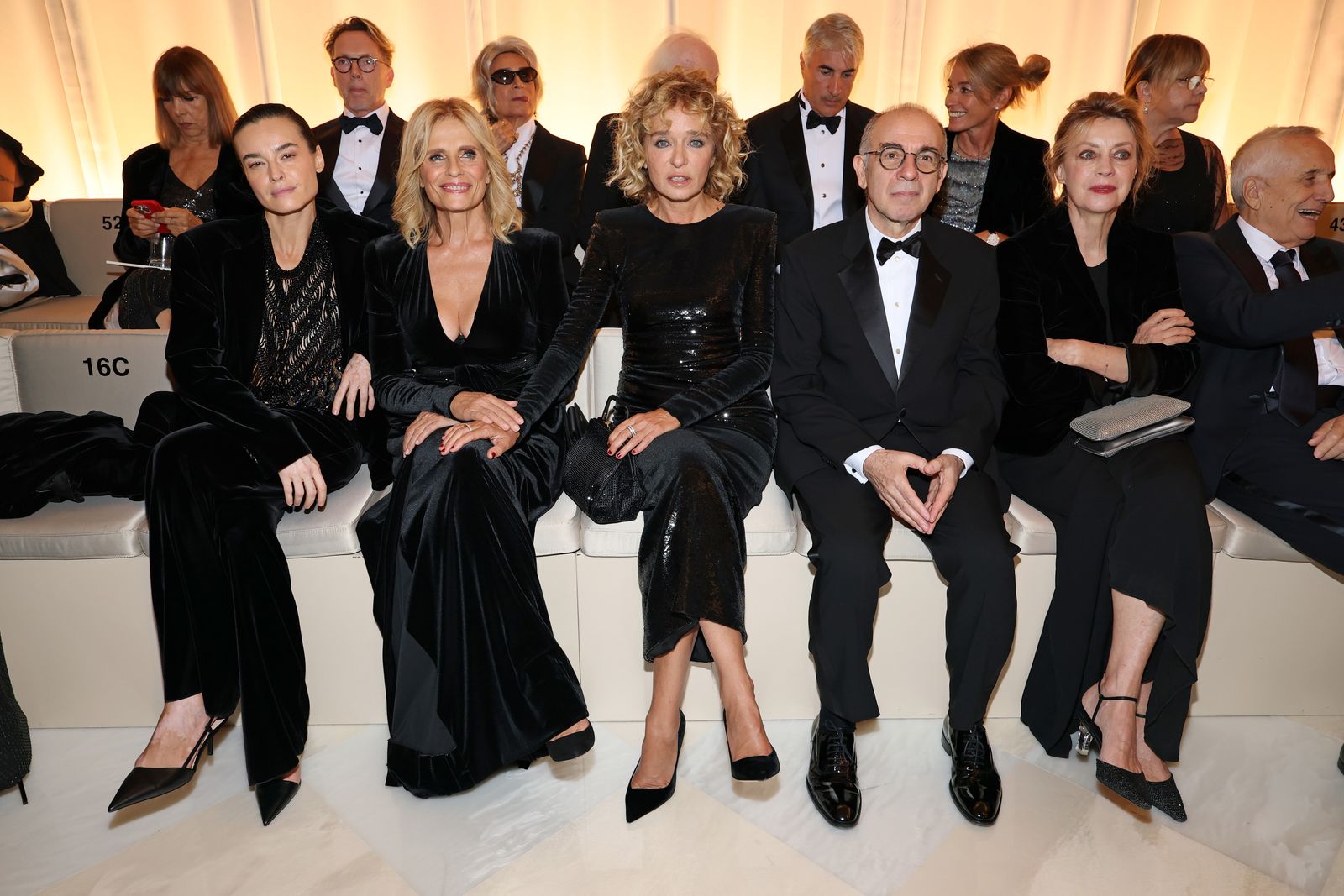 Kasia Smutniak Isabella Ferrari Valeria Golino Giuseppe Tornatore y Margherita Buy en Giorgio Armani.