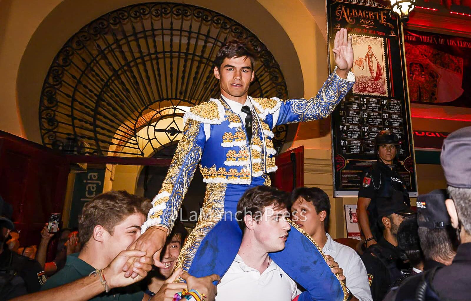Caballero sustituye a Morante y tomará la alternativa con un cartel de lujo en Albacete