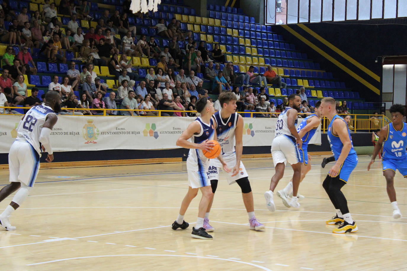 Béjar disfruta con el baloncesto