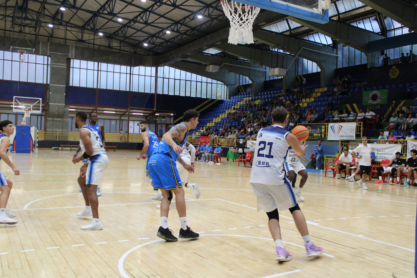 Béjar disfruta con el baloncesto