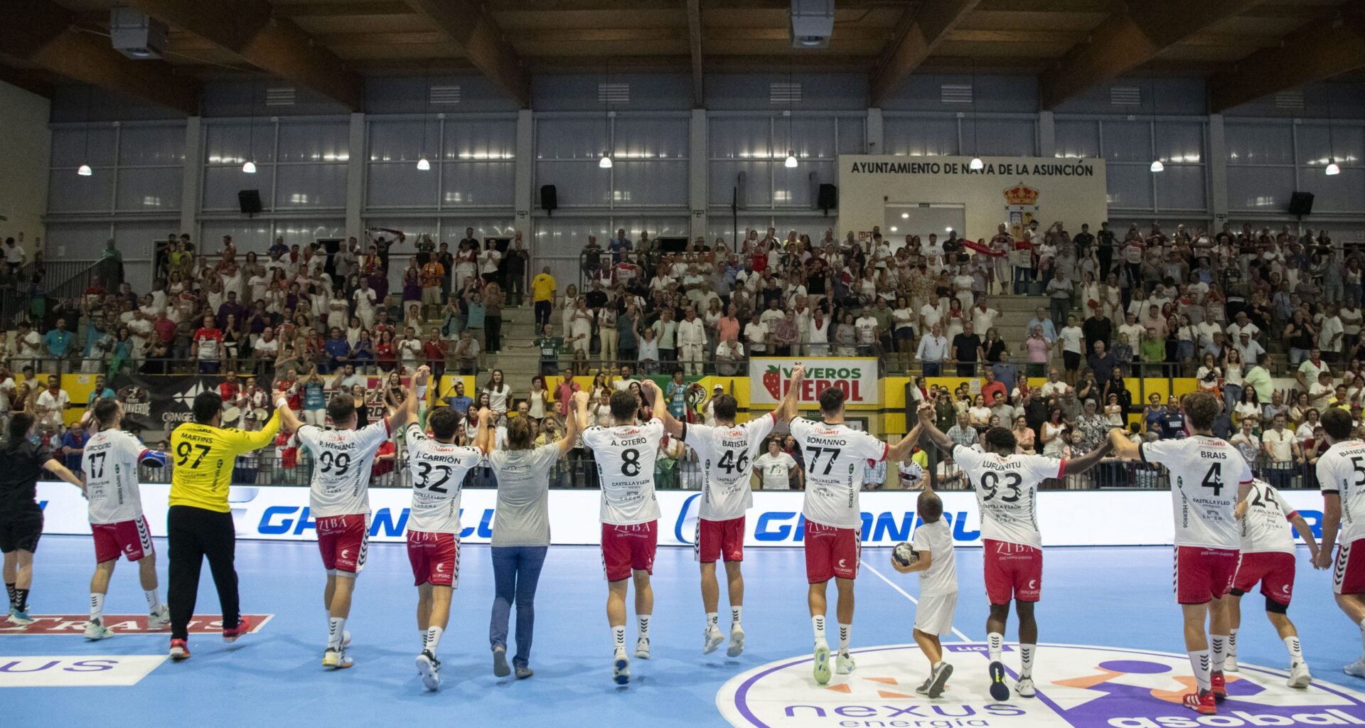 Club Balonmano Nava Dos puntazos “bajo la lluvia”
