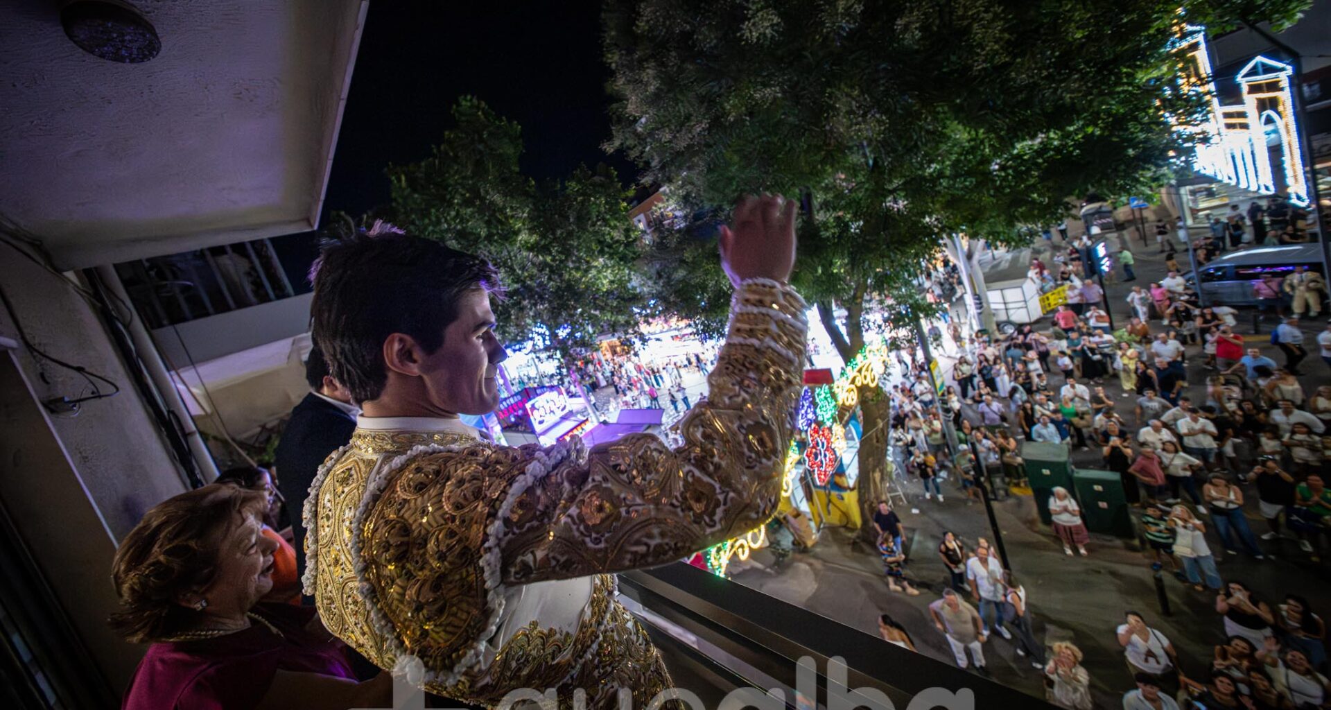 Caballero triunfa, hace historia en la Feria de Albacete y llega a hombros a casa
