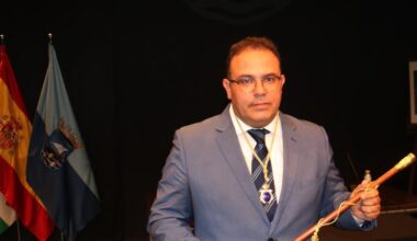 El alcalde de Almuñécar condena el «genocidio en toda regla» en Gaza y recuerda a Khan Younir, con la que está hermanada