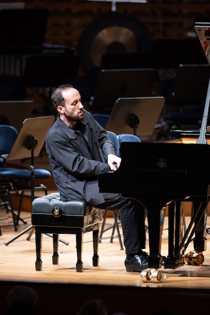 Igor Levit durante la interpretación de la Sonata para piano op. 31 núm. 2 de Beethoven.
