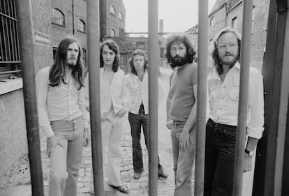 Supertramp, en una imagen de 1974. Desde la izquierda: el bajista Dougie Thomson; el cantante y guitarrista Roger Hodgson,el baterista Bob Siebenberg, el vocalista y teclista Rick Davies, y el saxofonista John Helliwell. 
