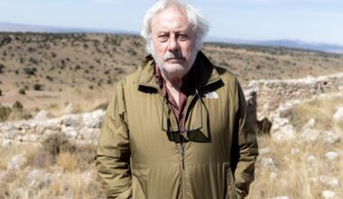 Julio Llamazares: «Las heridas morales de la Guerra Civil no han cicatrizado»