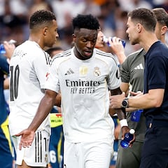 Hay lío: Vinicius ‘protesta’ su cambio