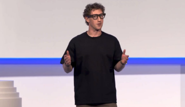 Mark Zuckerberg durante la presentación de las gafas inteligentes de Meta