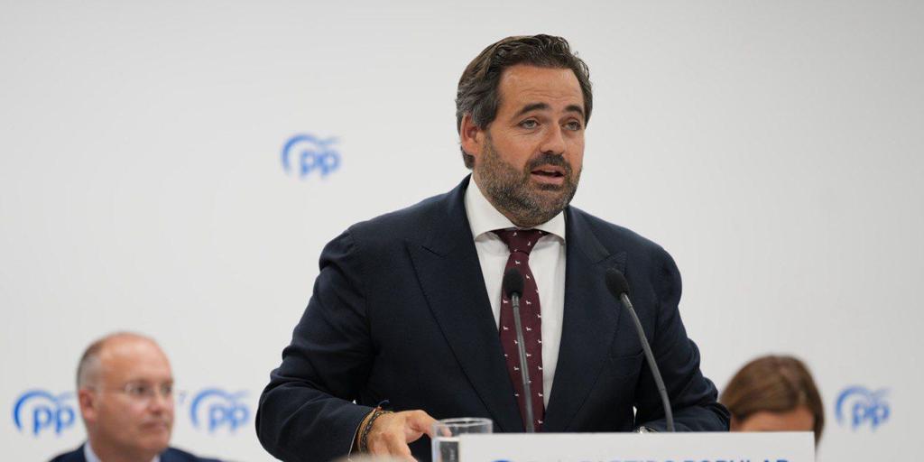 Núñez se «avergüenza» de Page por celebrar la derrota de Sánchez cuando su número 2 votó a favor ceder la política de inmigración a Cataluña