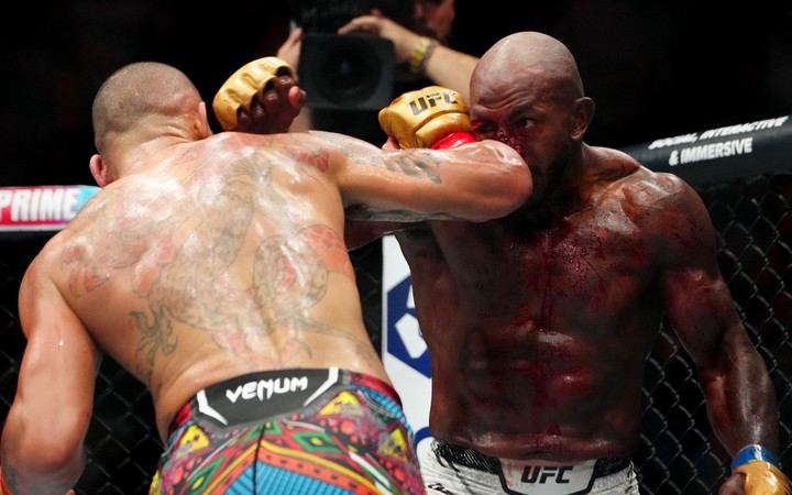 Poatan viene de una defensa exitosa ante Rountree Jr. (Stephen R. Sylvanie-Imagn Images)