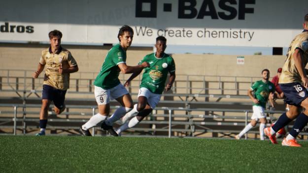 Nico Ruiz jugador del Marchamalo se lesionó en el minuto 20 y tuvo que ser reemplazado