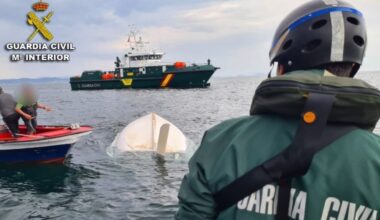 Muere el ocupante de una narcolancha tras colisionar con una embarcación de Guardia Civil en Algeciras - La Voz de Galicia