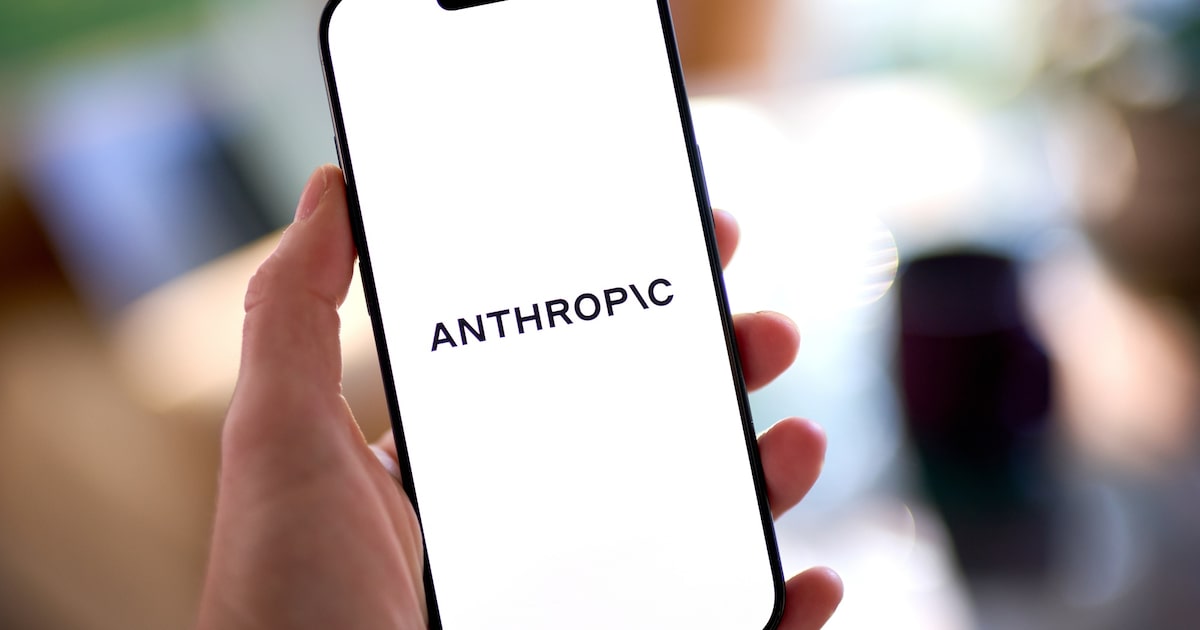 Anthropic pagará US$1.500 millones por uso de libros pirateados en entrenamiento de IA