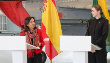 Lituania pide a España que sus cazas eurofighters puedan derribar drones rusos | Internacional