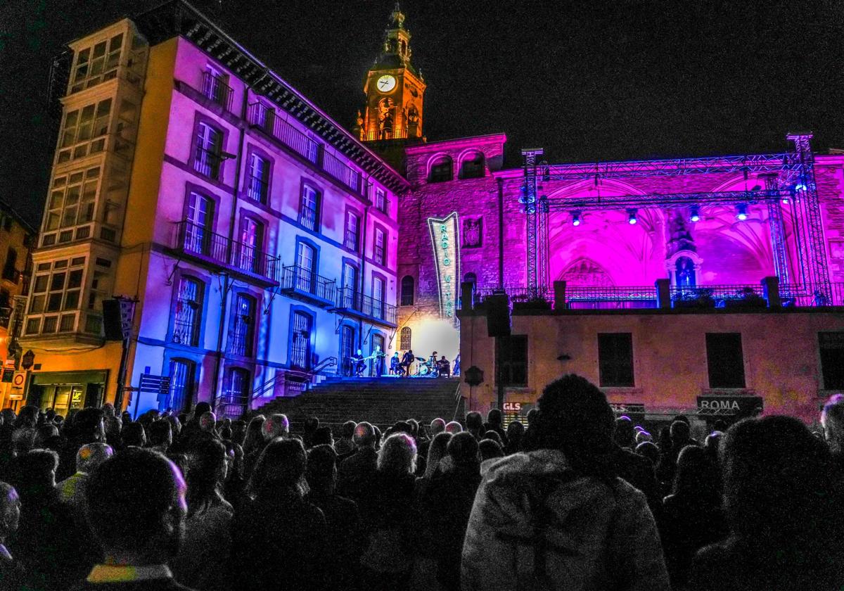 Radio Vitoria, una emisora luminosa
