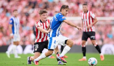 Denis Suárez, el autor del gol, pelea una pelota ante Jauregizar.