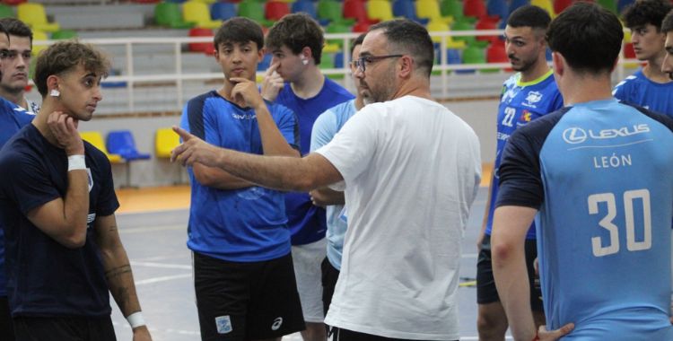 Jesús Díaz: "El equipo llega con ilusión y confianza al inicio liguero"