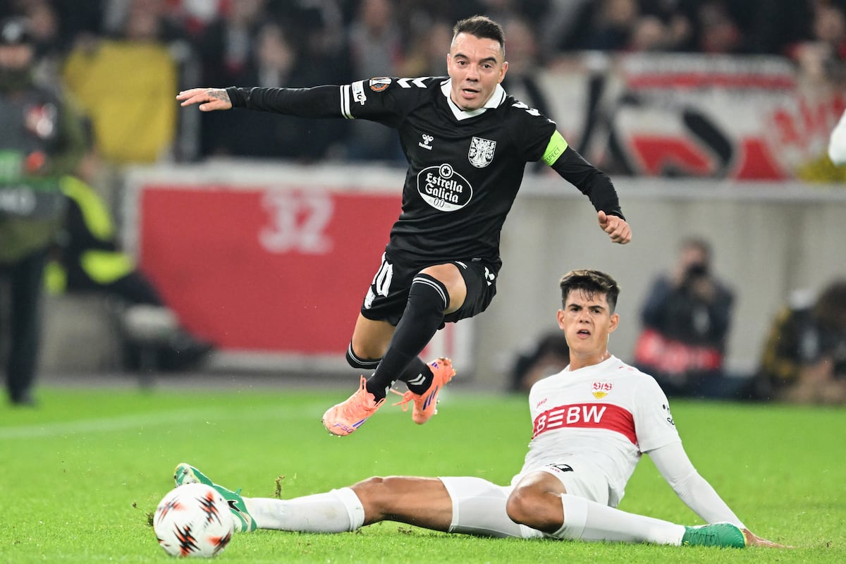 Iago Aspas regatea a Chema Andrés este jueves en el MHPArena, en Stuttgart.