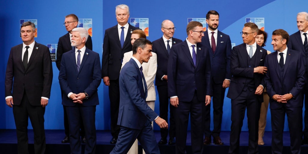 'The Economist' subraya la «soledad» de Pedro Sánchez en el panorama internacional por su postura anti-Trump
