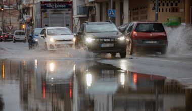 Emergencias rescata de sus vehículos a cuatro personas atrapadas por las lluvias en la Región | Sociedad