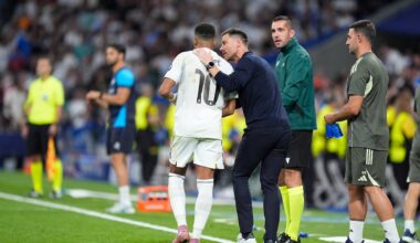 Xabi Alonso da instrucciones a Mbappé en el partido contra el Olympique de Marsella de la Champions League