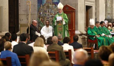La falta de sacerdotes lleva al obispo de Tui-Vigo a autorizar a una mujer a llevar siete parroquias