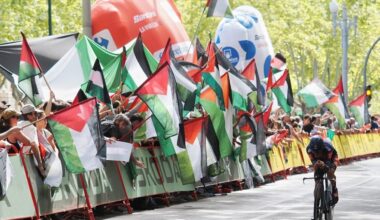El juez Pedraz inadmite la denuncia por delito de odio contra los manifestantes pro-palestina de la Vuelta ciclista