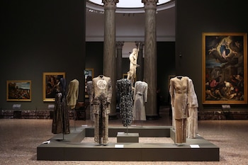 La muestra reúne 129 creaciones