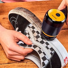 Este limpiazapatillas elimina la suciedad de todos los materiales
