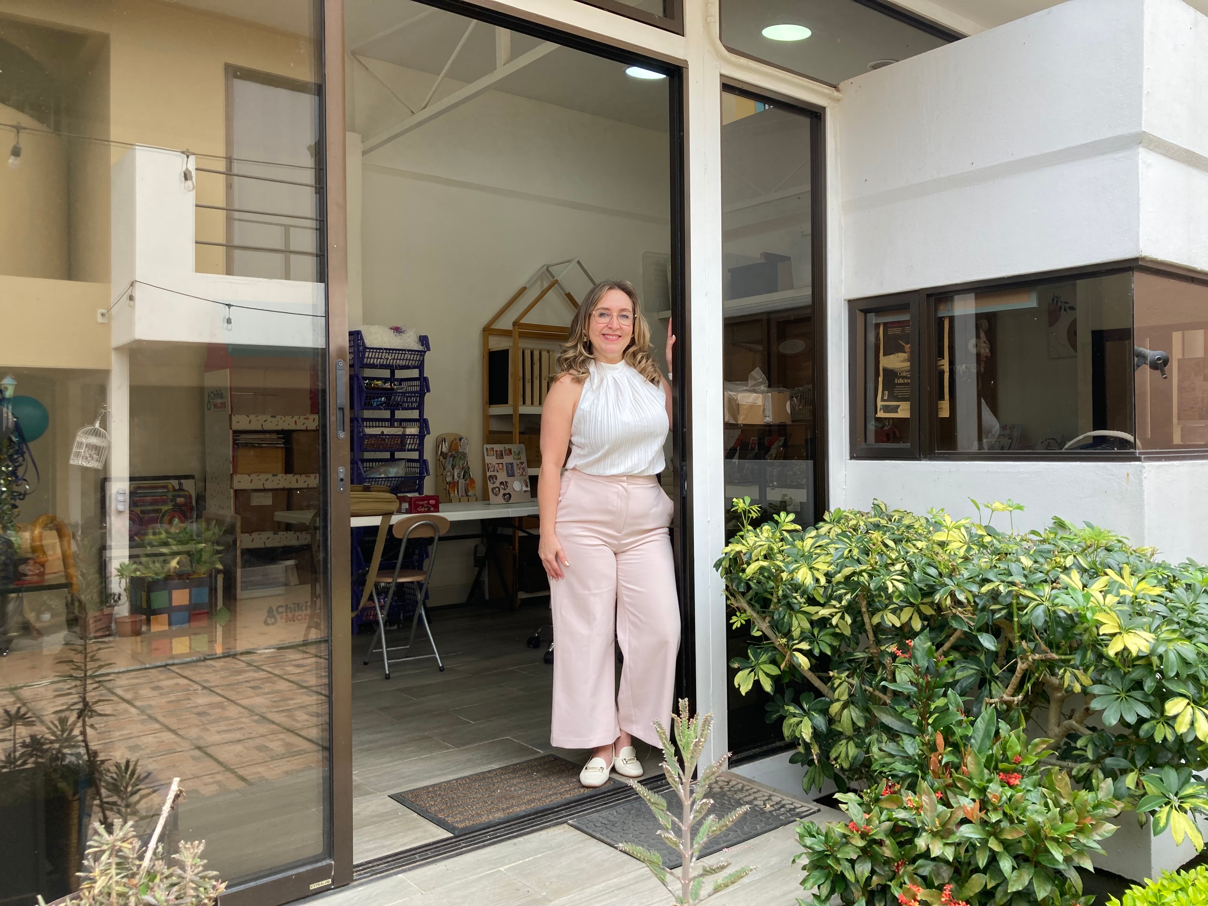 Adriana Páez, emprender, libros para colorear, fotoimanes