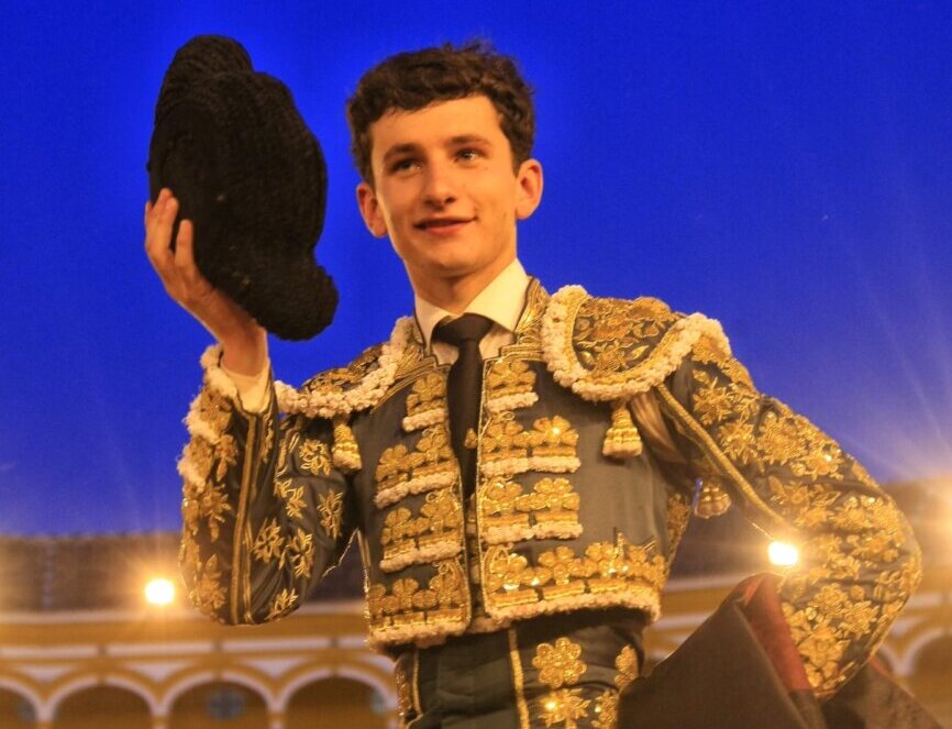 Luis Vilches, fin a su etapa como director artístico de Carlos Tirado