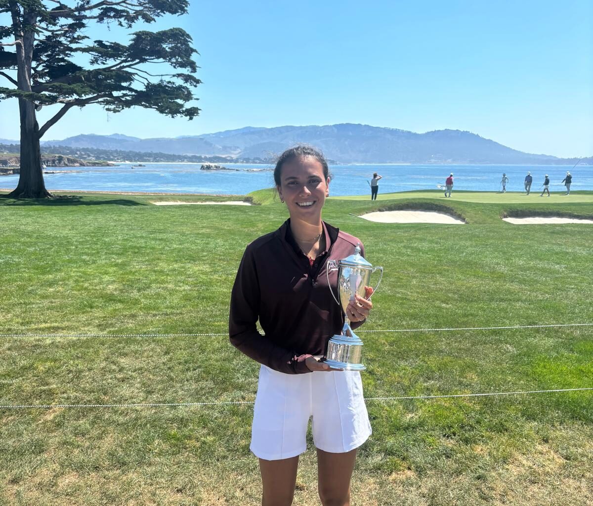 Cayetana Fernández García-Poggio, con el trofeo