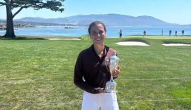 Cayetana Fernández García-Poggio, con el trofeo