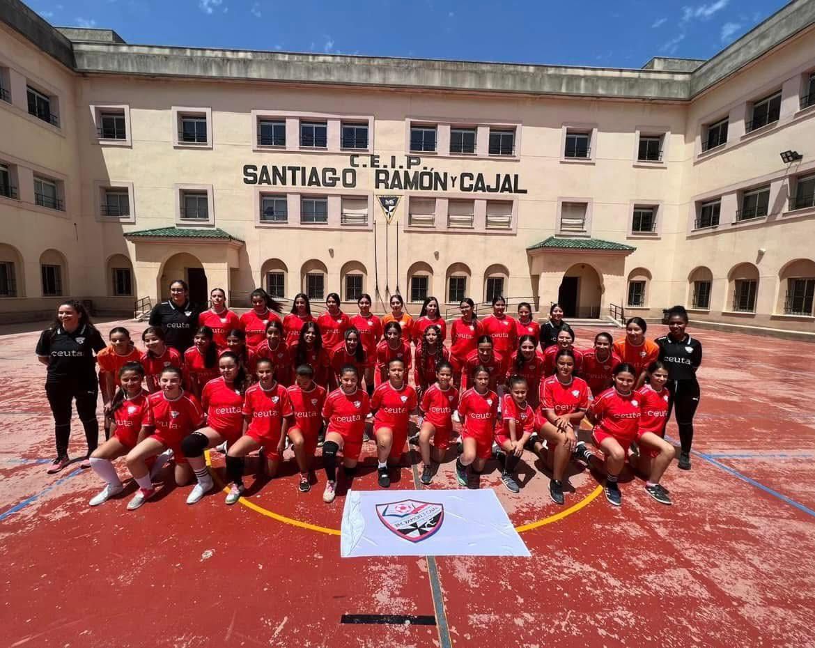 El Club Balonmano Ramón y Cajal solicita una solución tras perder la pista para sus 23 equipos