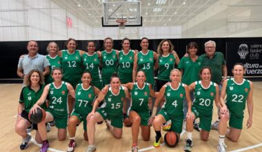 El Unicaja femenino +50, imparable, levanta un nuevo trofeo en Valencia