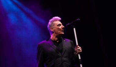 Loquillo sigue haciendo leyenda en Sevilla con su rock de todo corazón