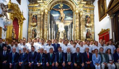 El Real Betis realiza su ofrenda floral del curso 2025-26 en la Hermandad del Museo
