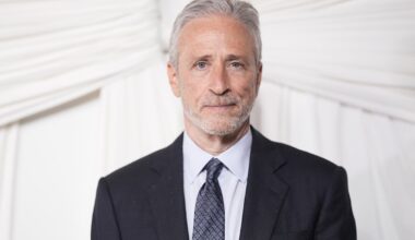 Los colegas de parrilla televisiva se vuelcan con Jimmy Kimmel: Jon Stewart presenta un programa extra y Colbert habla de “censura descarada” | Entretenimiento en Estados Unidos