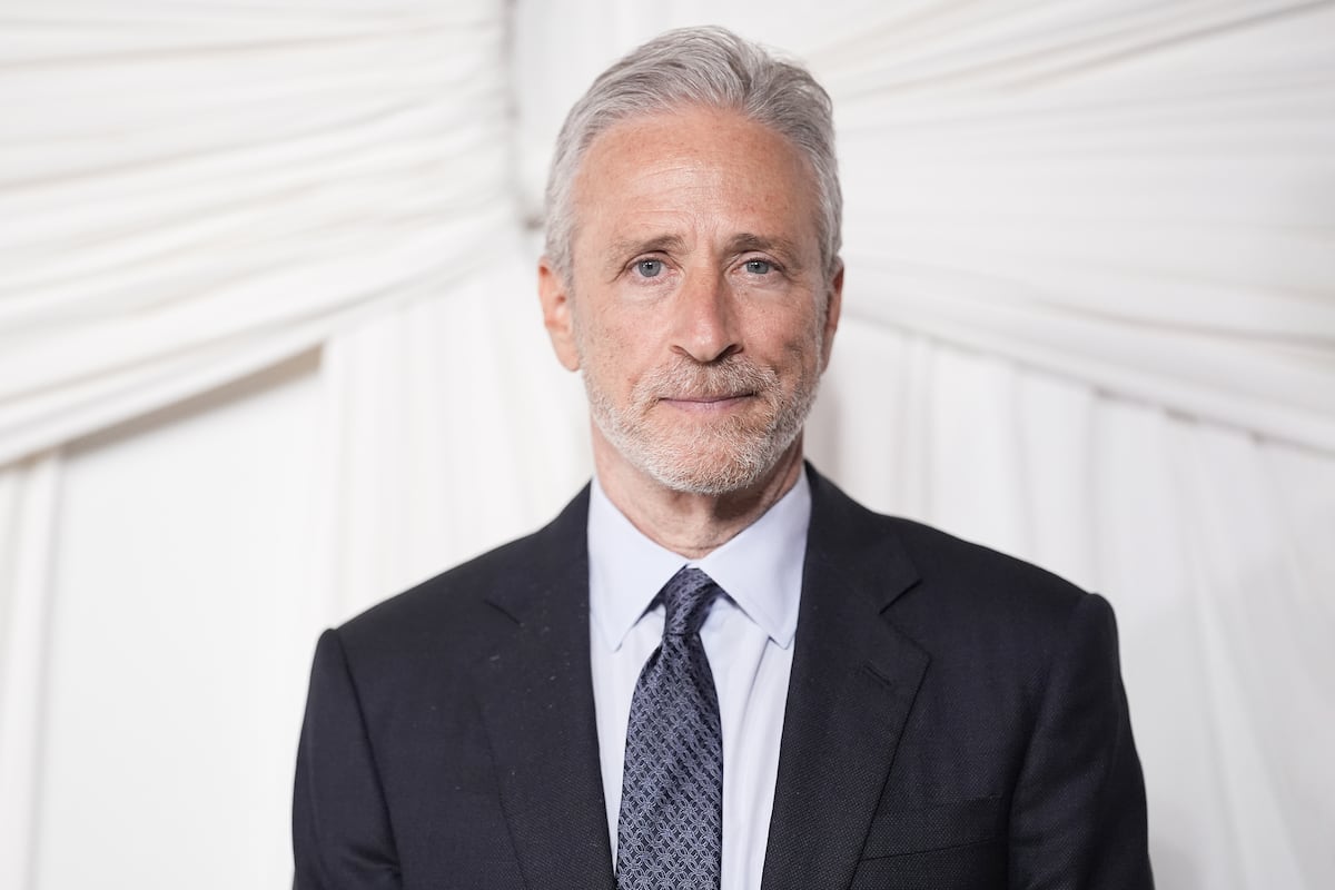Los colegas de parrilla televisiva se vuelcan con Jimmy Kimmel: Jon Stewart presenta un programa extra y Colbert habla de “censura descarada” | Entretenimiento en Estados Unidos