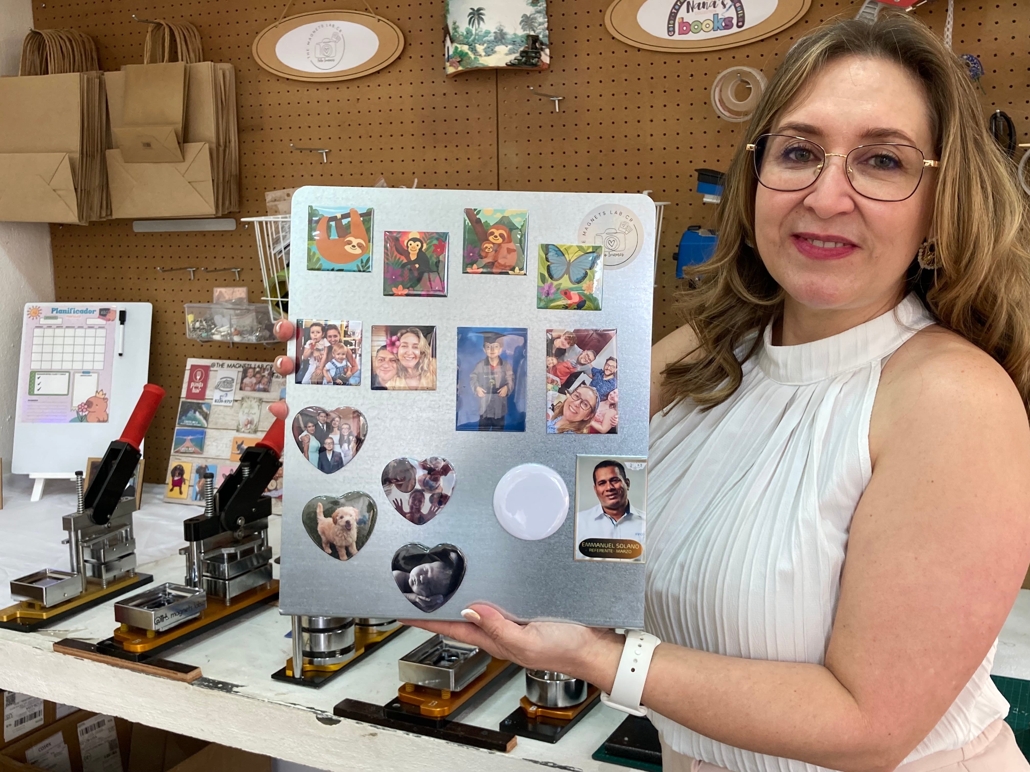 Adriana Páez, emprender, libros para colorear, fotoimanes